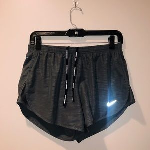 NIKE GREY RUNNING SHORTS